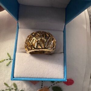 💕New Avon Vintage Gold Plated over stainless steel ring